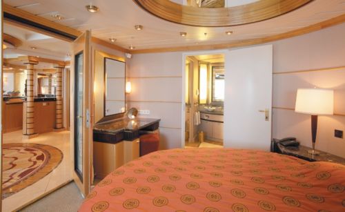 Royal Suite Bedroom - Voayger of the Seas